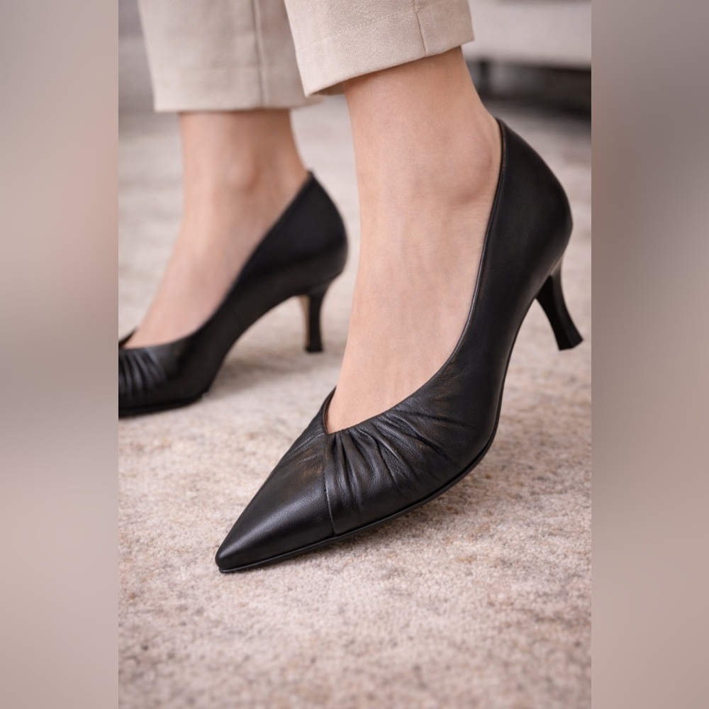 Napoleon Made in Italy Black Leather Pointed-Toe Pumps – Size 39